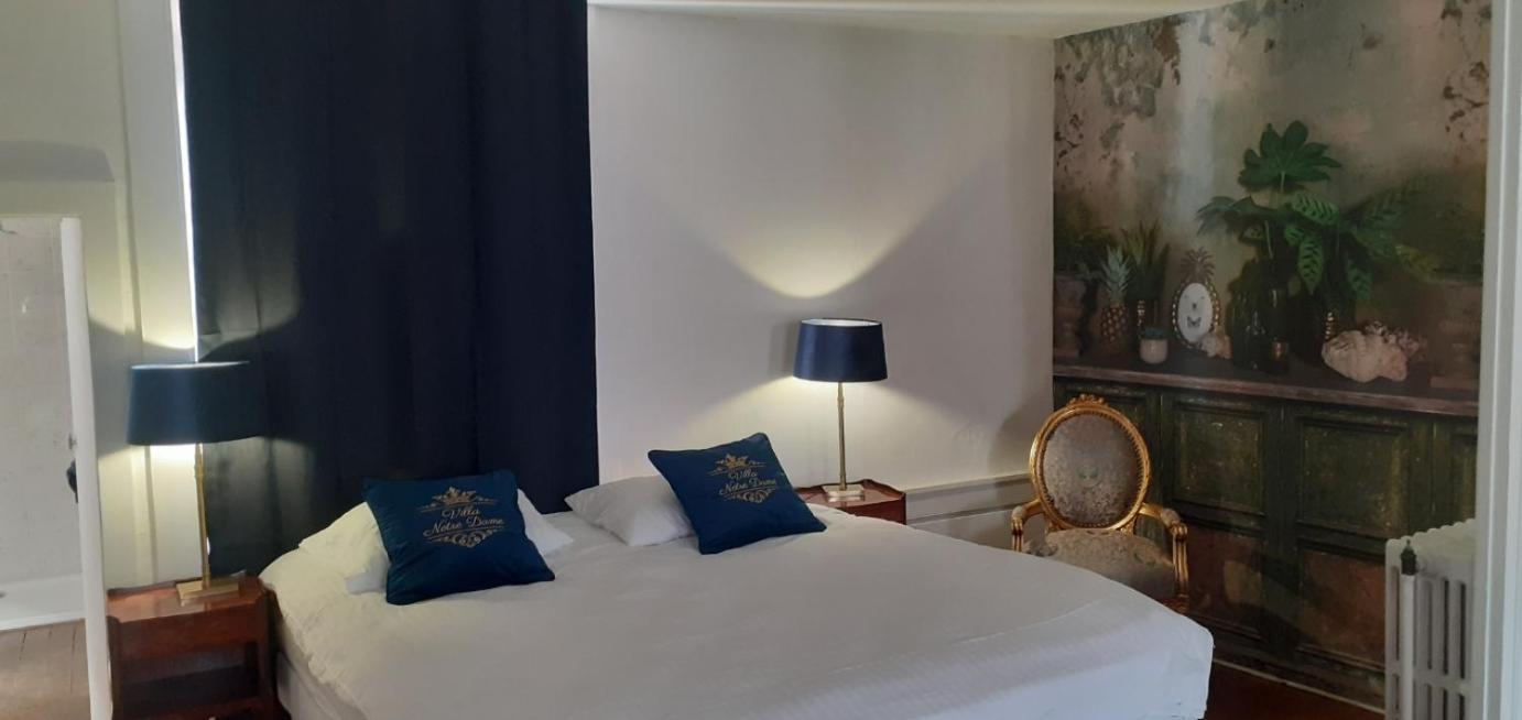 La Suite De Notre Dame Au Pied Du Chateau Fort Sedan Esterno foto